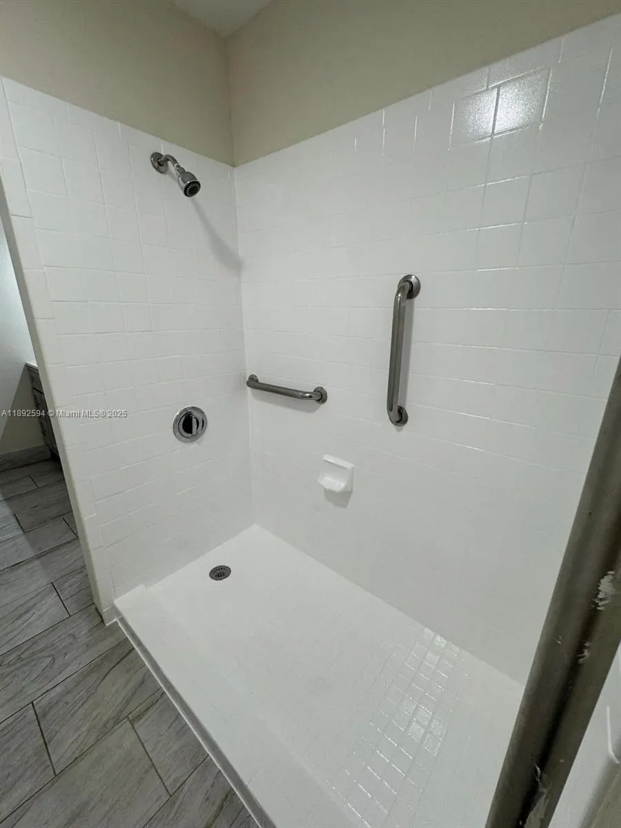 8737 NW 39th St, #8737