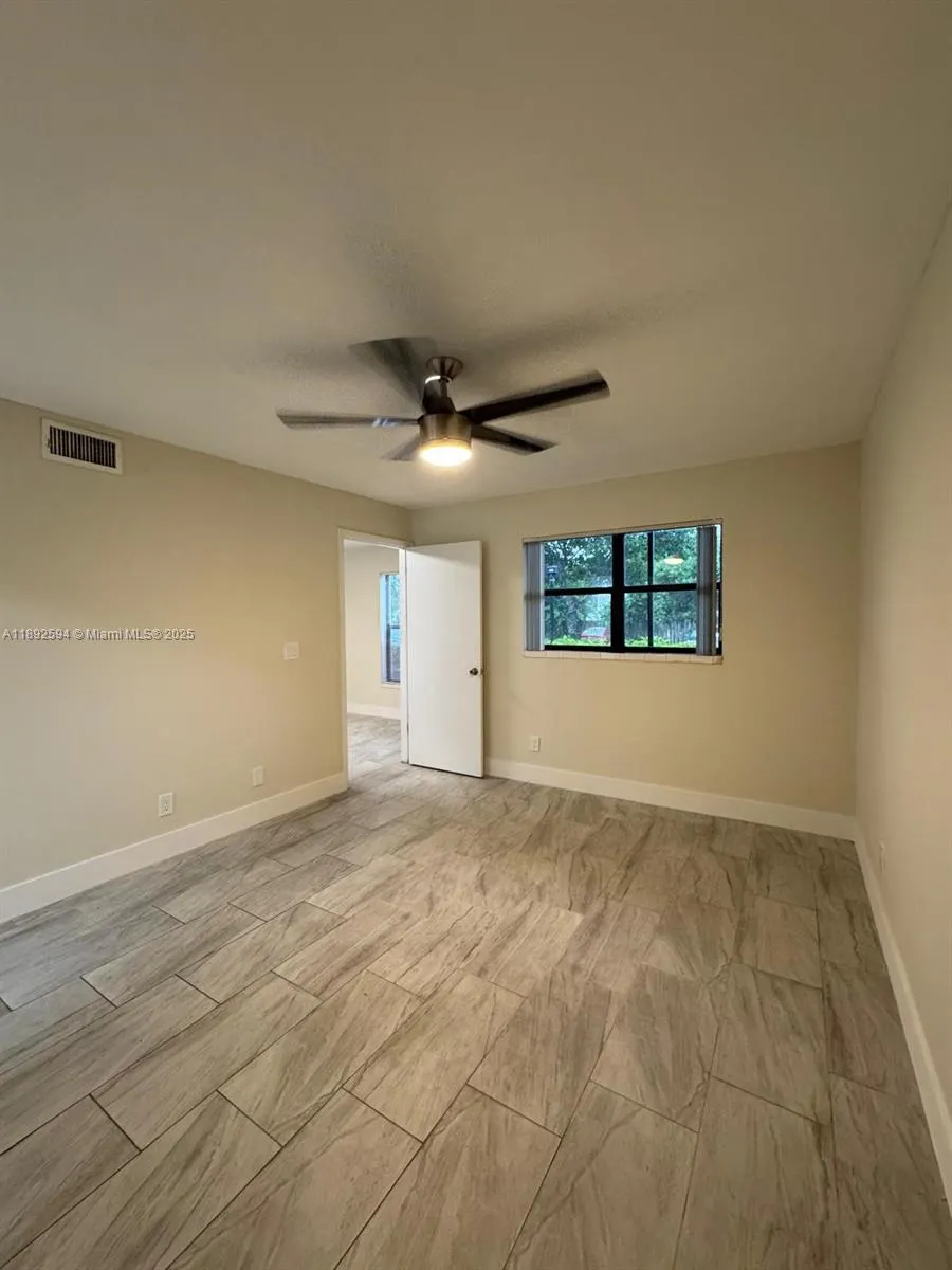 8737 NW 39th St, #8737