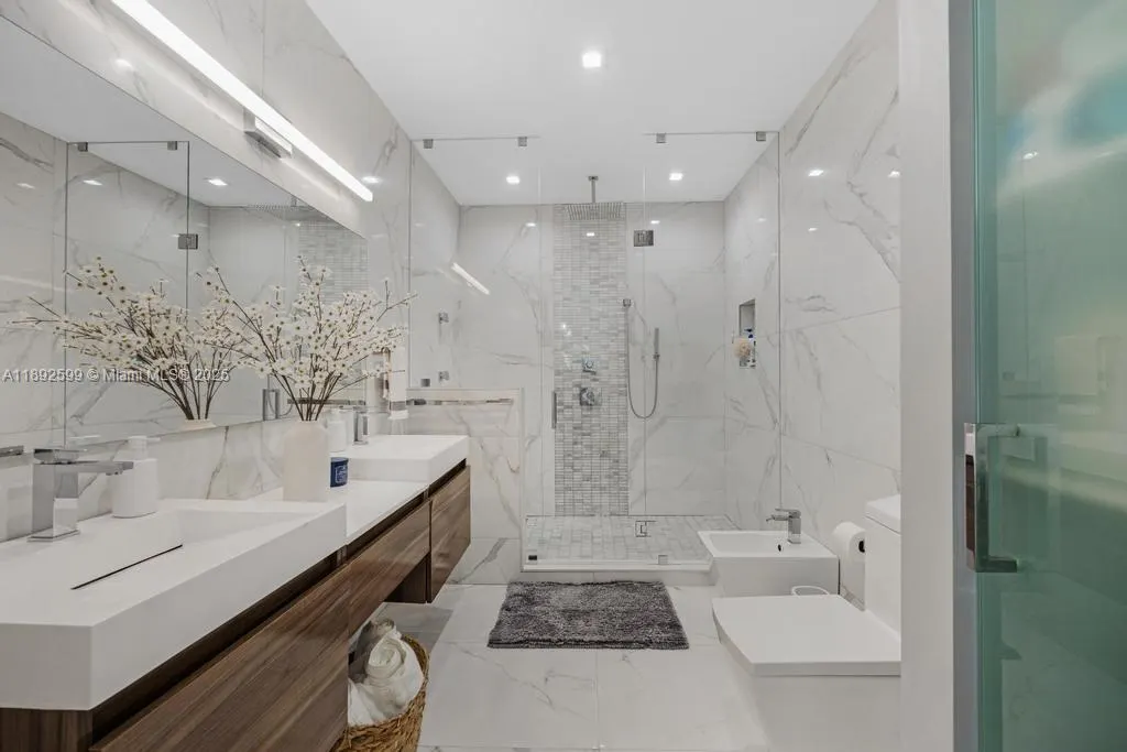 155 W 60th St