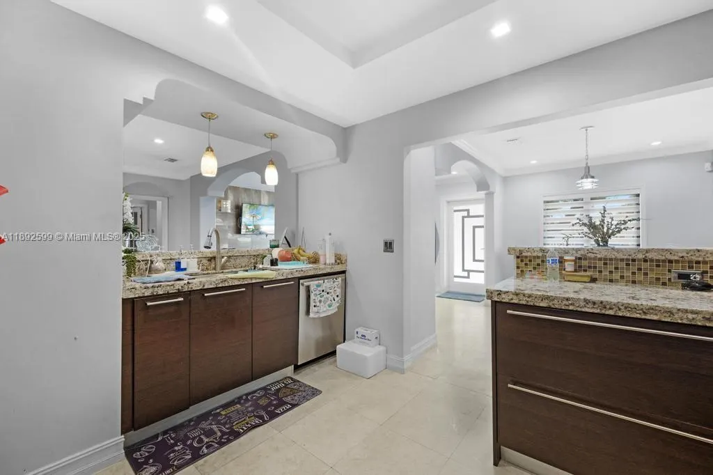 155 W 60th St