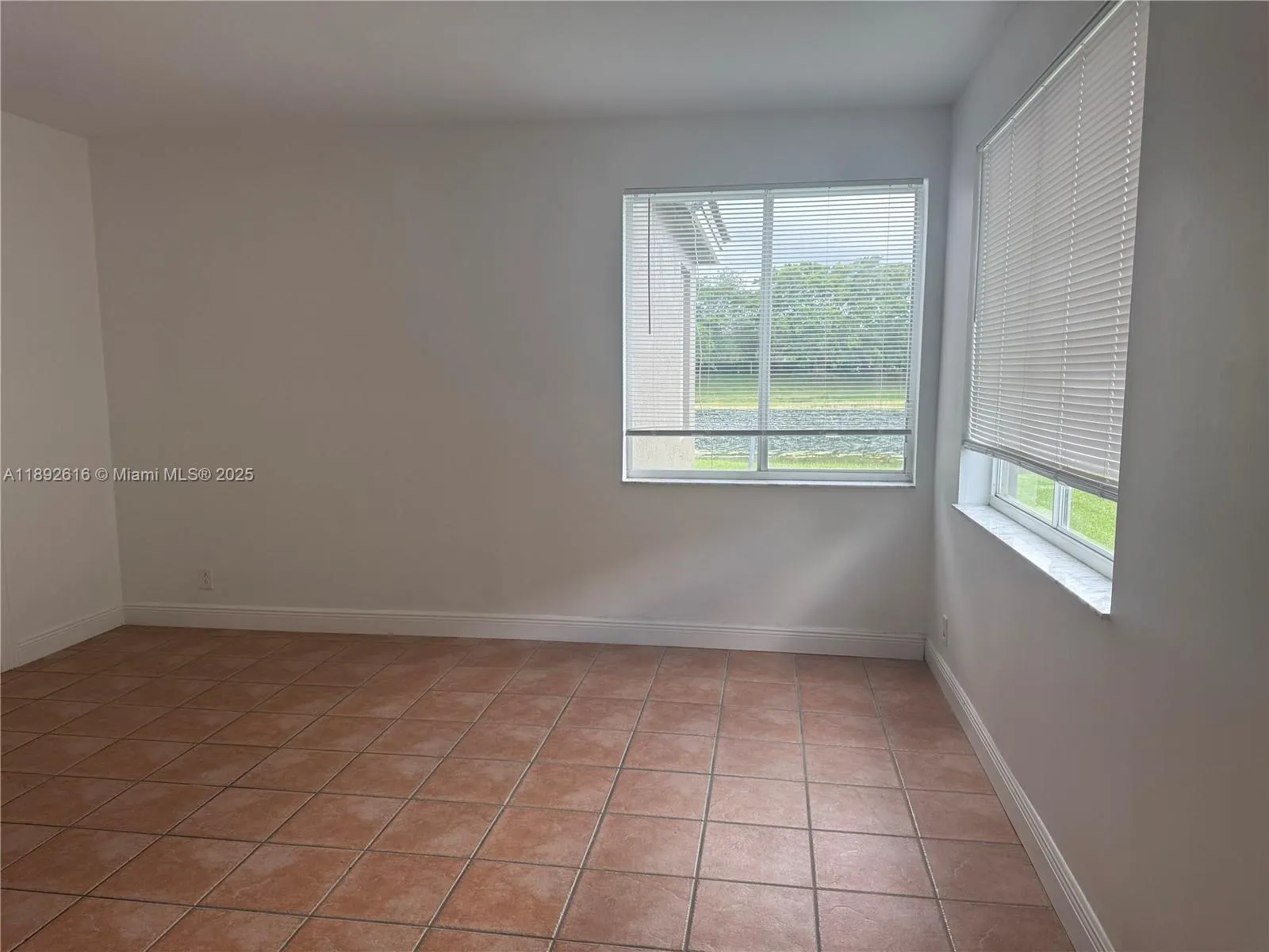 4361 Dogwood Cir