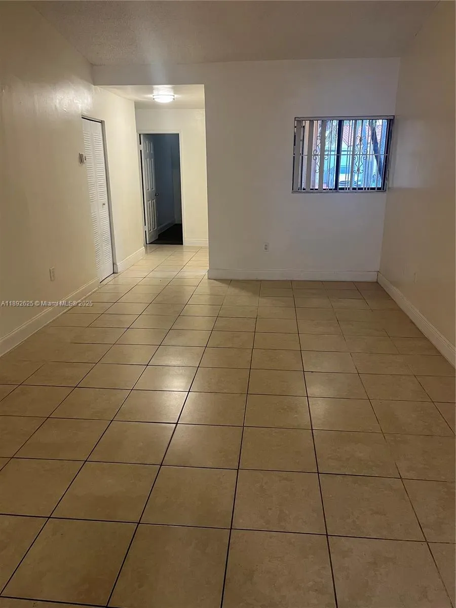 2528 W 65th St, #2528