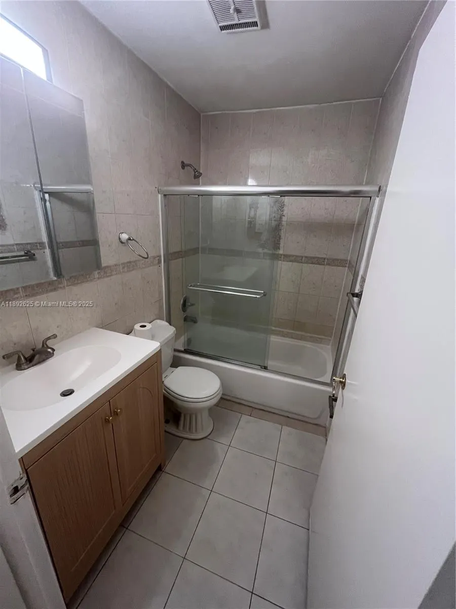 2528 W 65th St, #2528