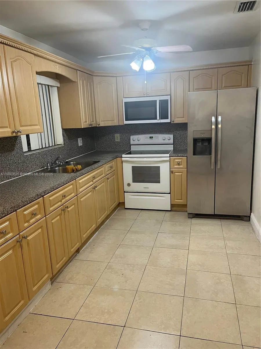 2528 W 65th St, #2528