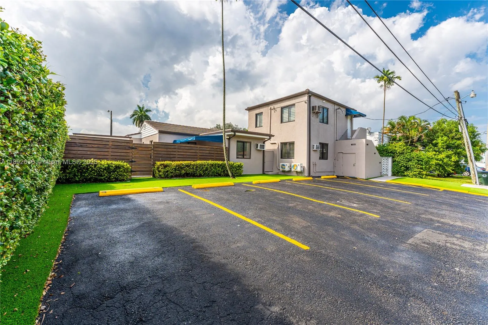 157 Curtiss Pkwy