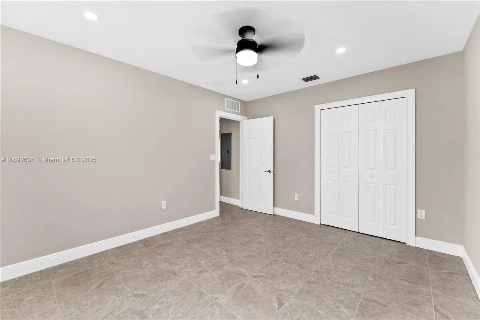 157 Curtiss Pkwy
