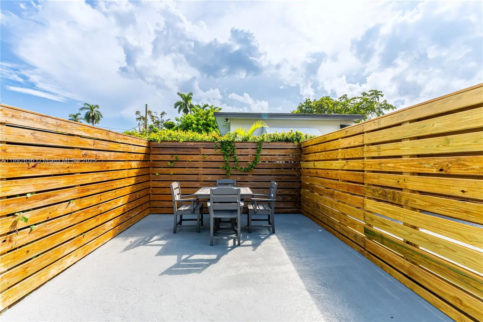 157 Curtiss Pkwy