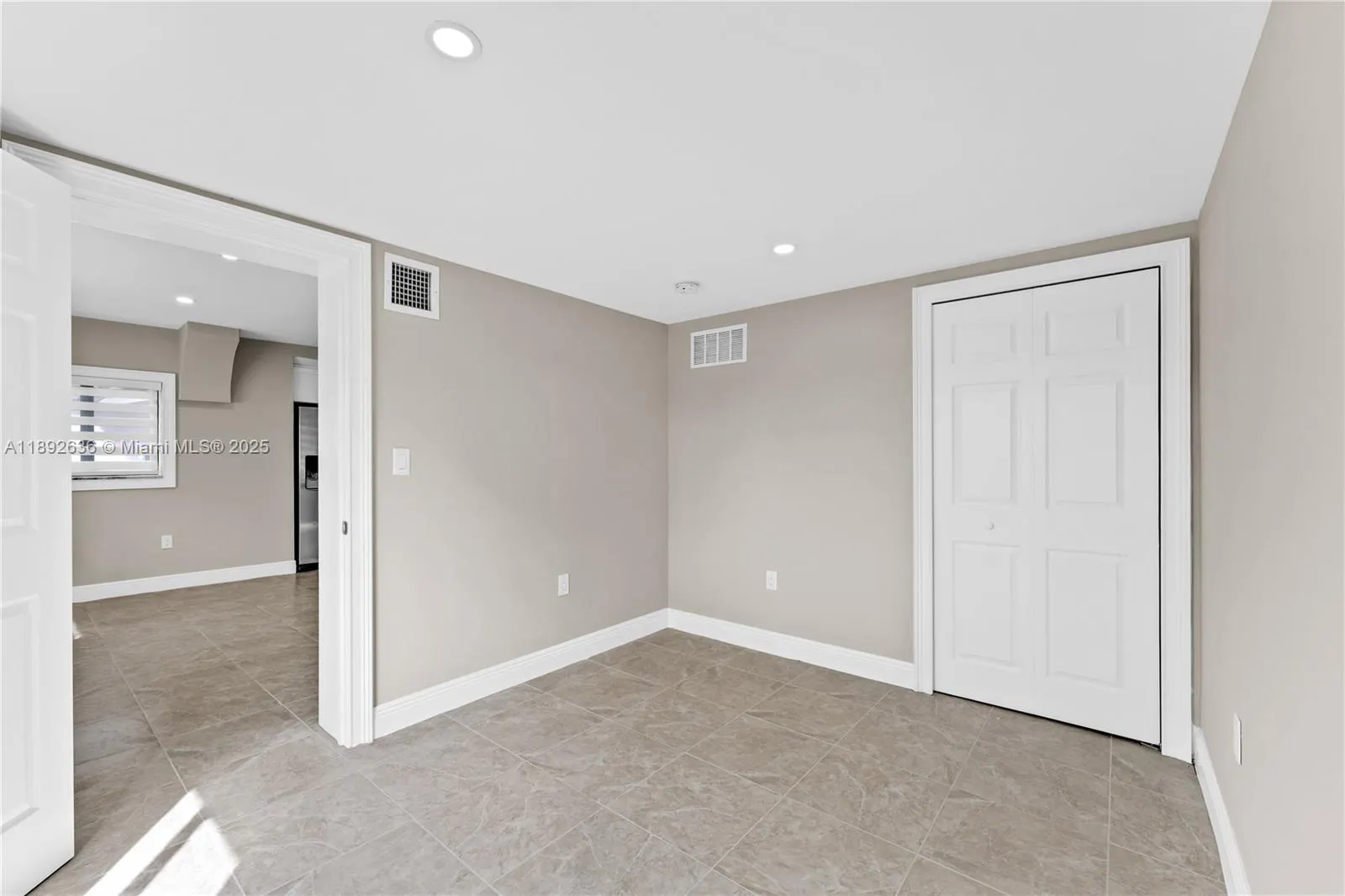 157 Curtiss Pkwy