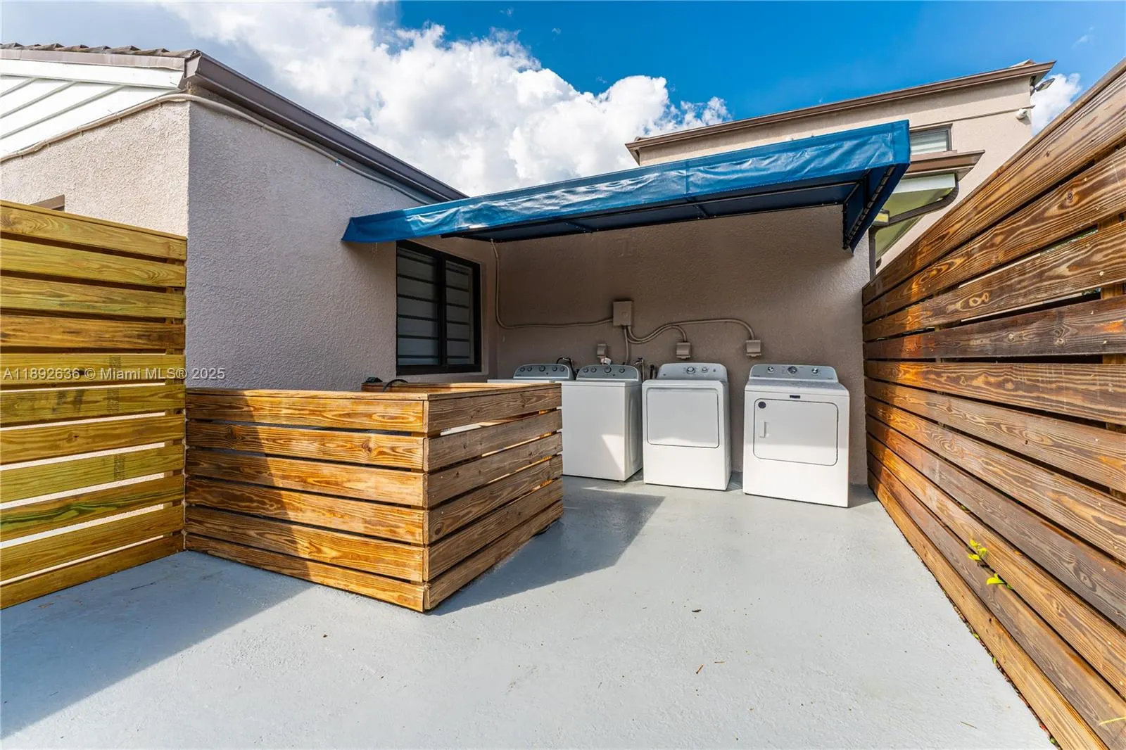 157 Curtiss Pkwy