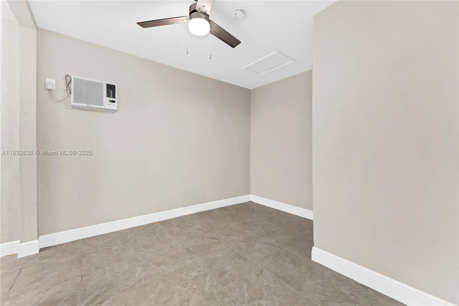 157 Curtiss Pkwy