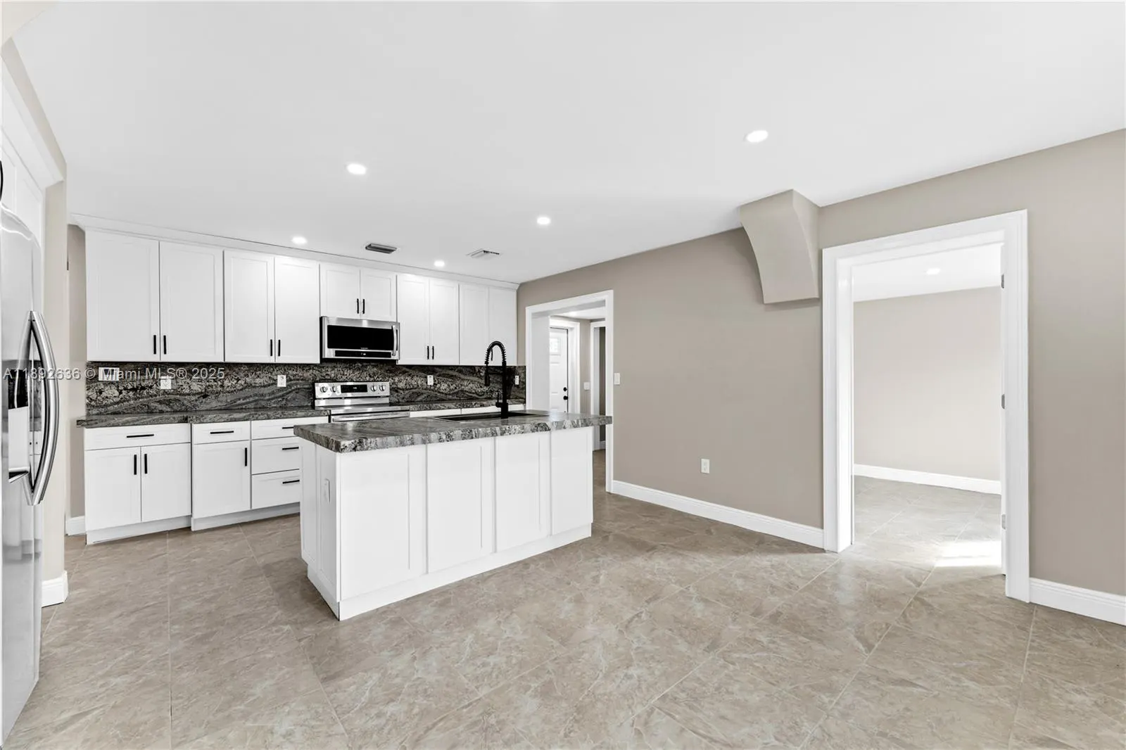 157 Curtiss Pkwy
