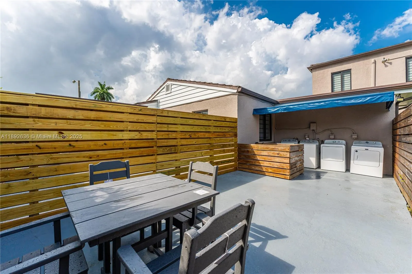 157 Curtiss Pkwy