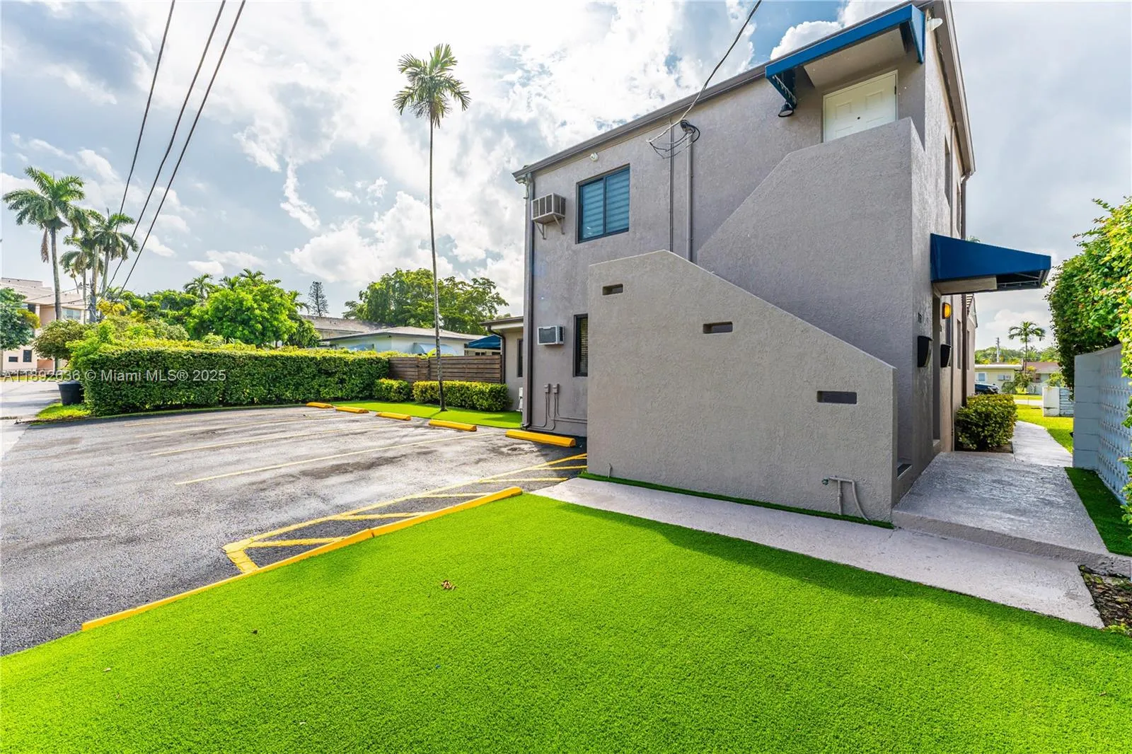 157 Curtiss Pkwy