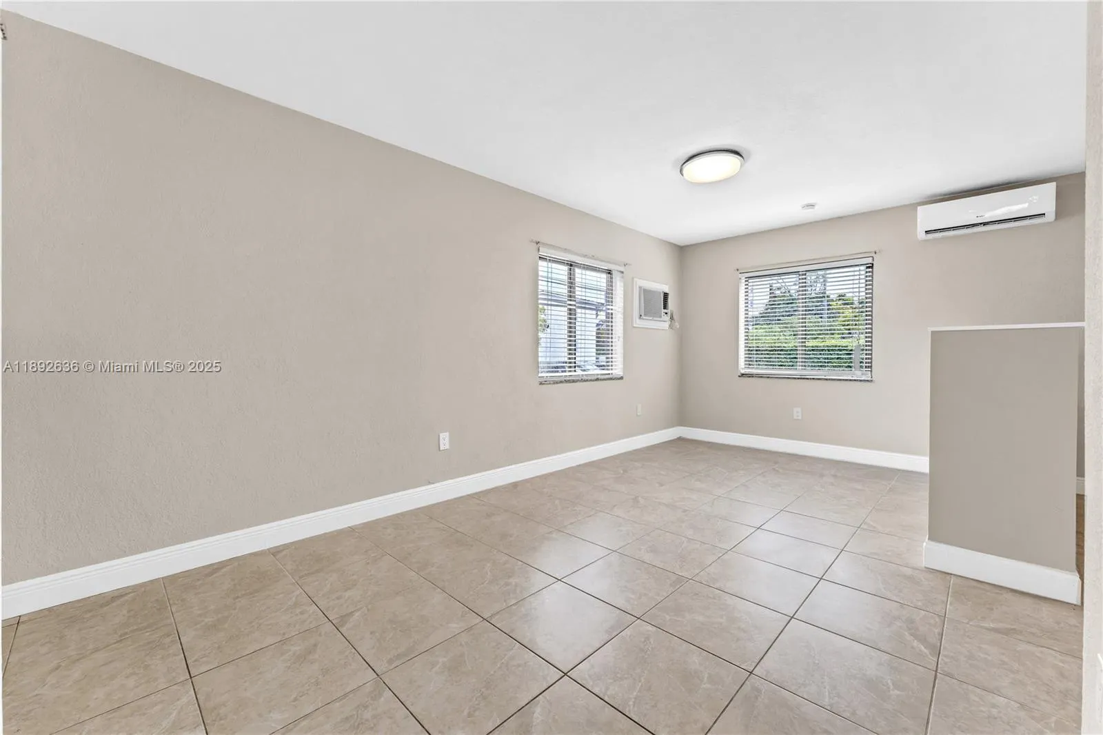 157 Curtiss Pkwy