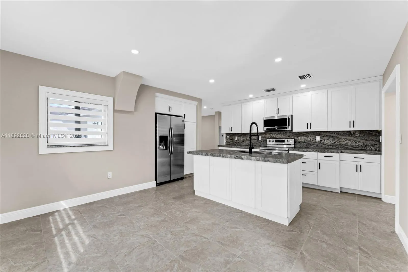 157 Curtiss Pkwy