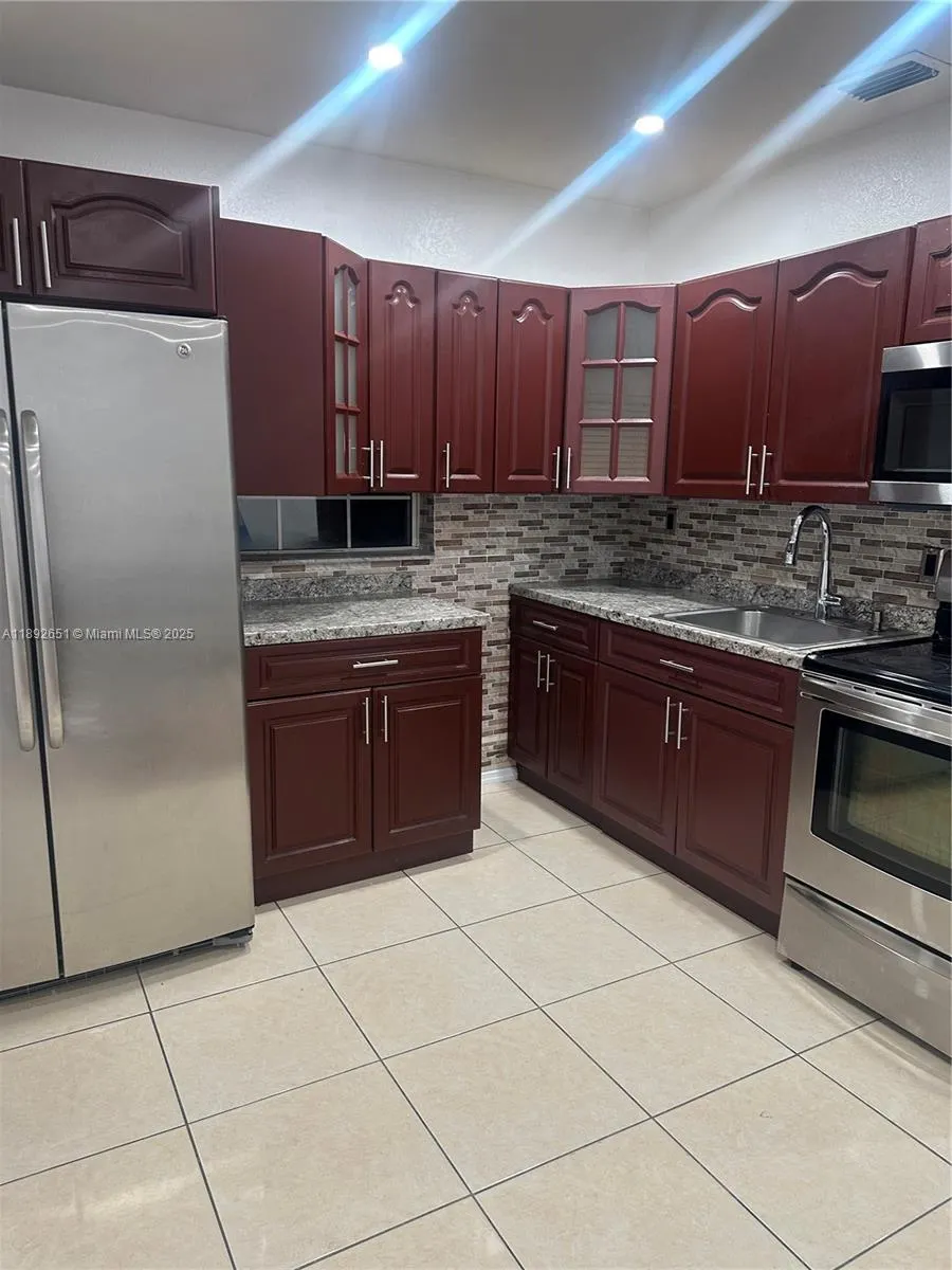 2400 SW 62nd Ave