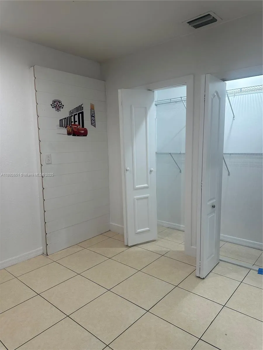 2400 SW 62nd Ave