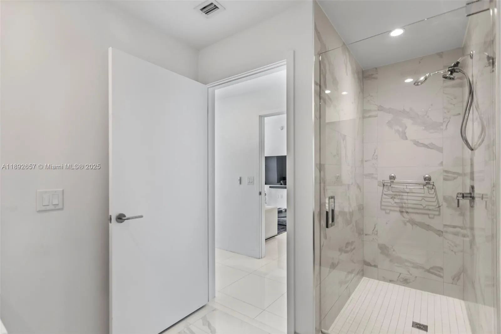 851 NE 1st Ave, #3707