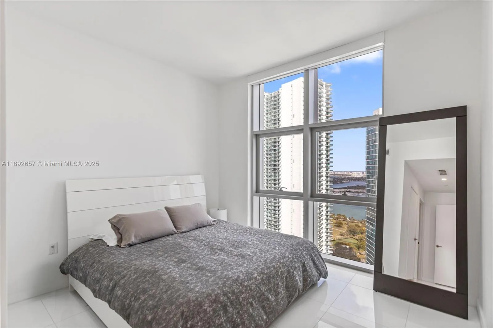 851 NE 1st Ave, #3707