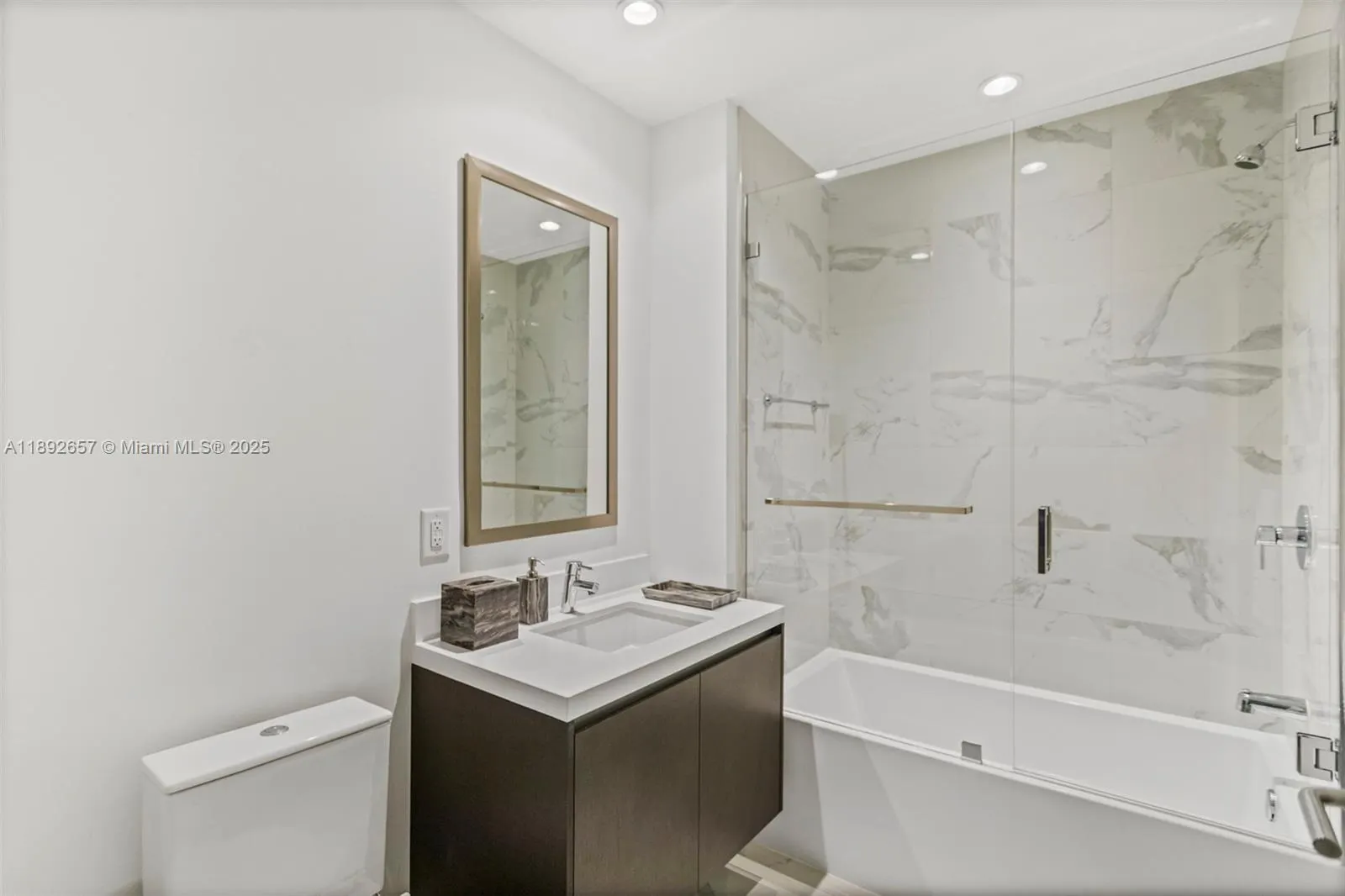 851 NE 1st Ave, #3707