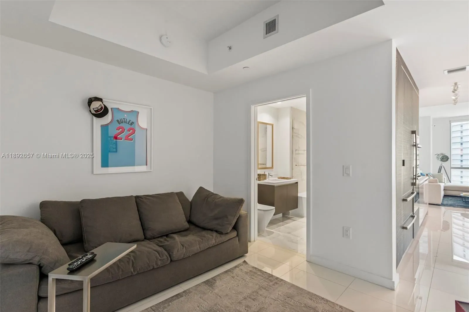 851 NE 1st Ave, #3707