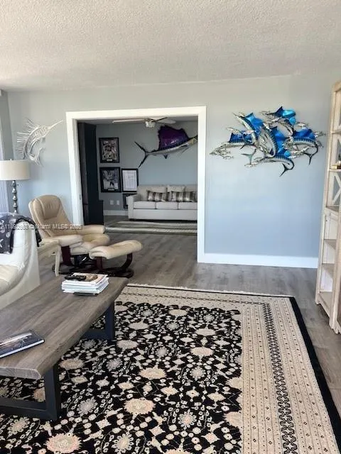 108 Lakeshore Dr, #338