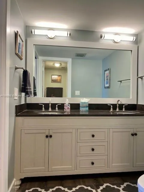 108 Lakeshore Dr, #338
