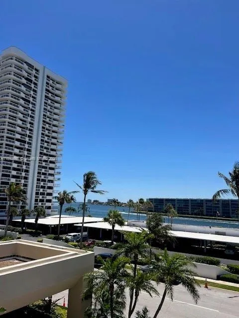 108 Lakeshore Dr, #338