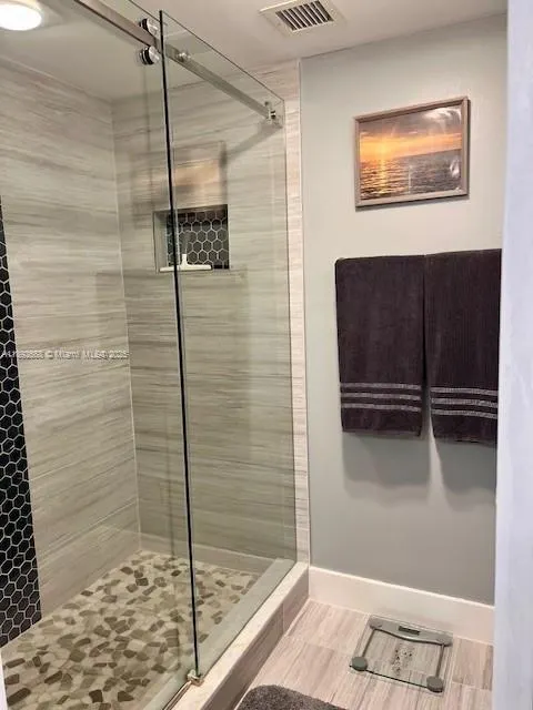 108 Lakeshore Dr, #338