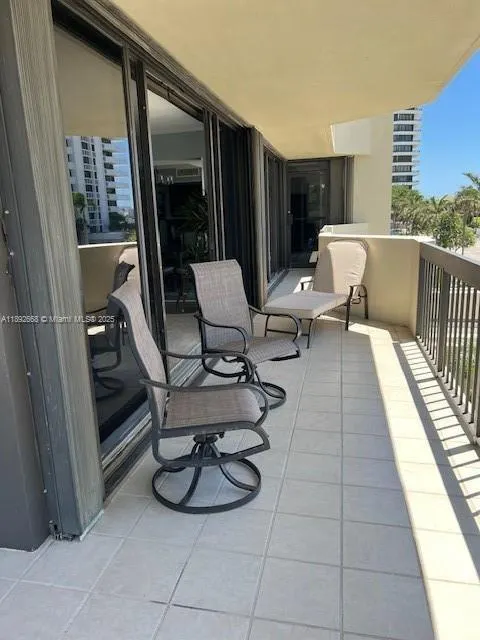108 Lakeshore Dr, #338