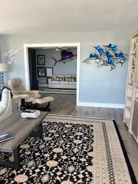 108 Lakeshore Dr, #338