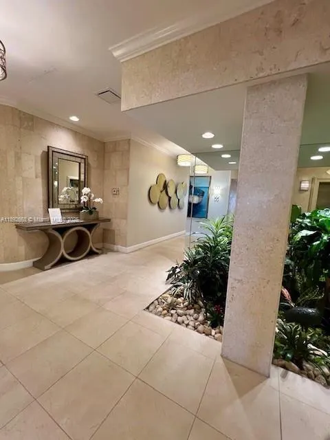 108 Lakeshore Dr, #338