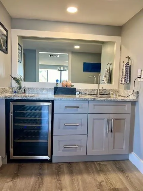 108 Lakeshore Dr, #338