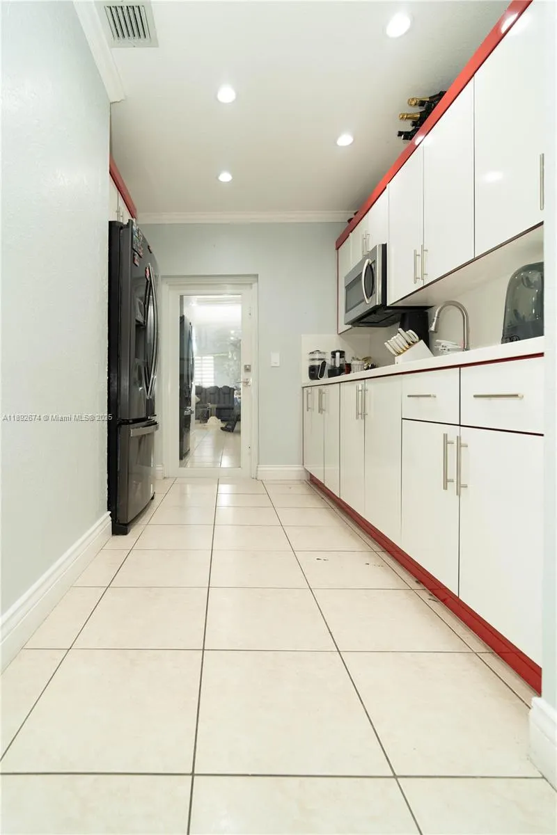 298 E 3rd St, #102
