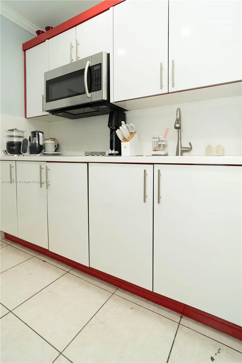 298 E 3rd St, #102