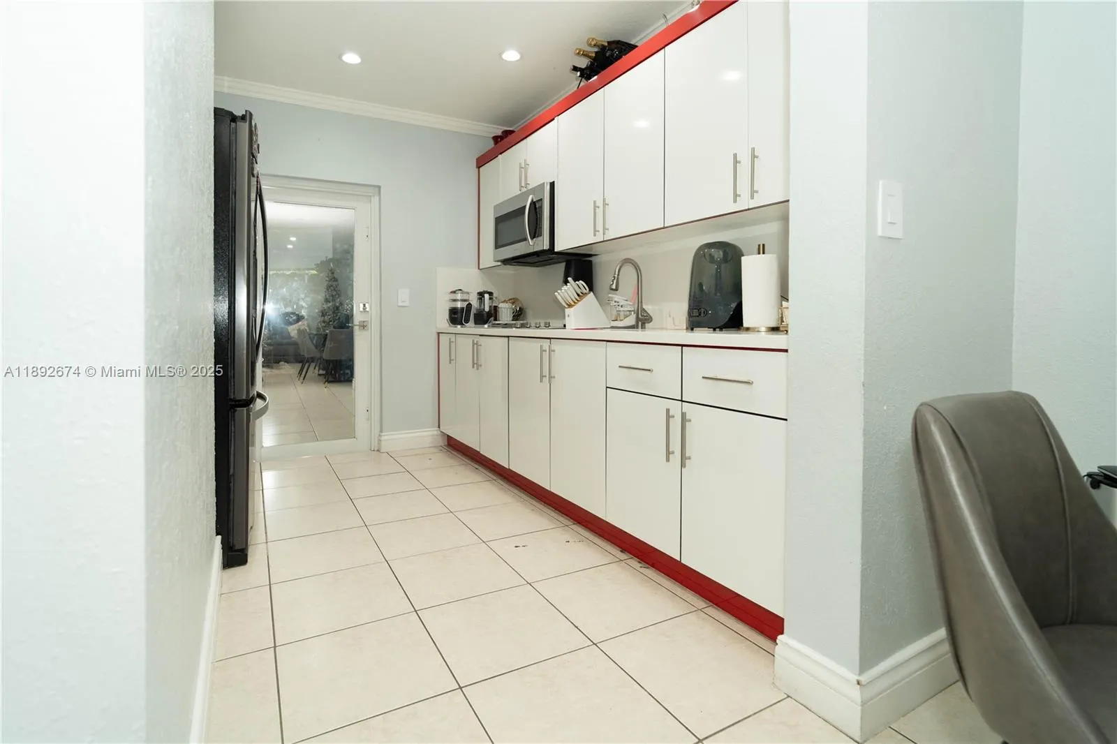 298 E 3rd St, #102