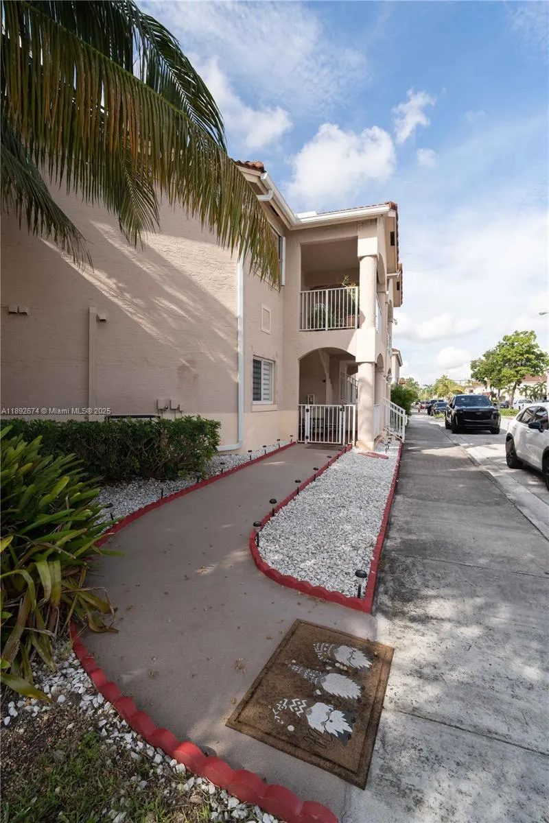 298 E 3rd St, #102