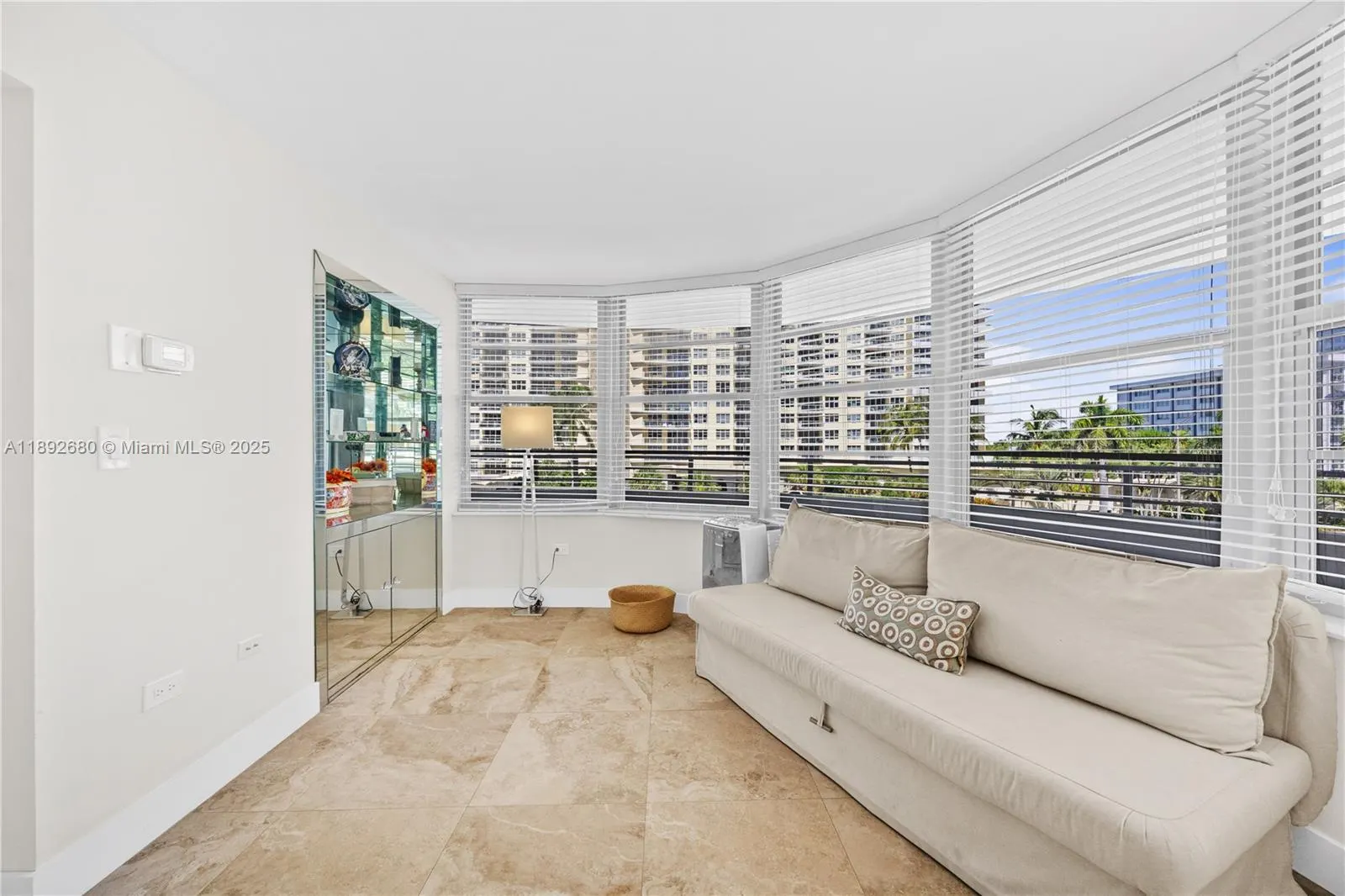 5555 Collins Ave, #4B