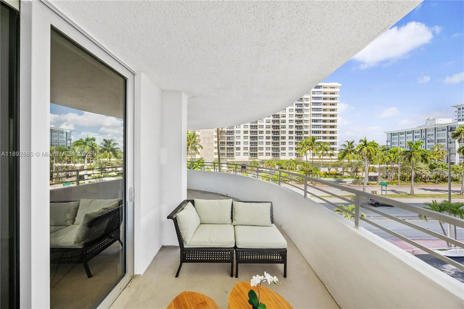 5555 Collins Ave, #4B
