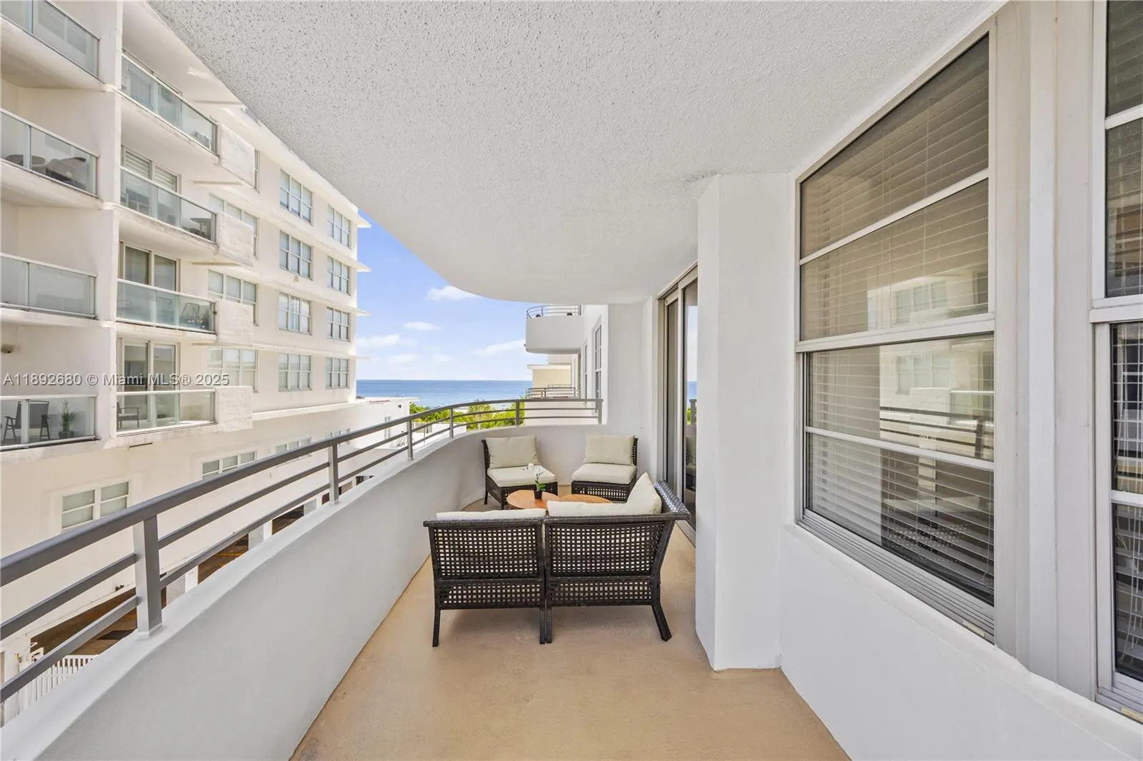 5555 Collins Ave, #4B