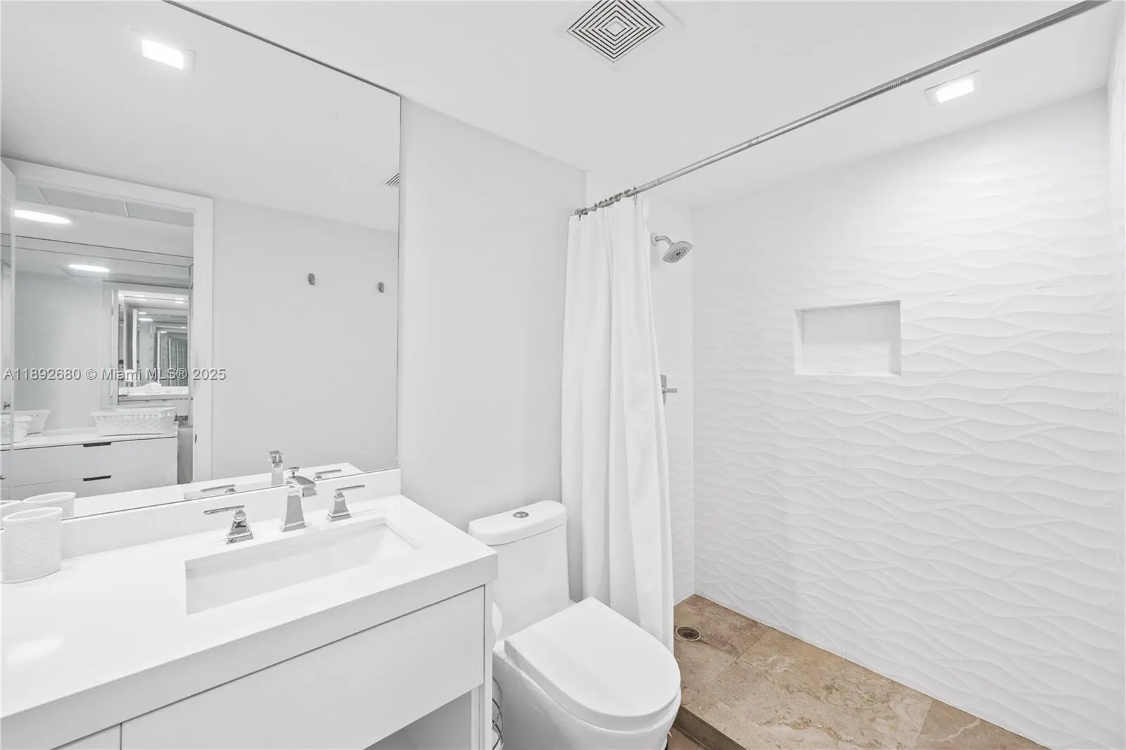 5555 Collins Ave, #4B