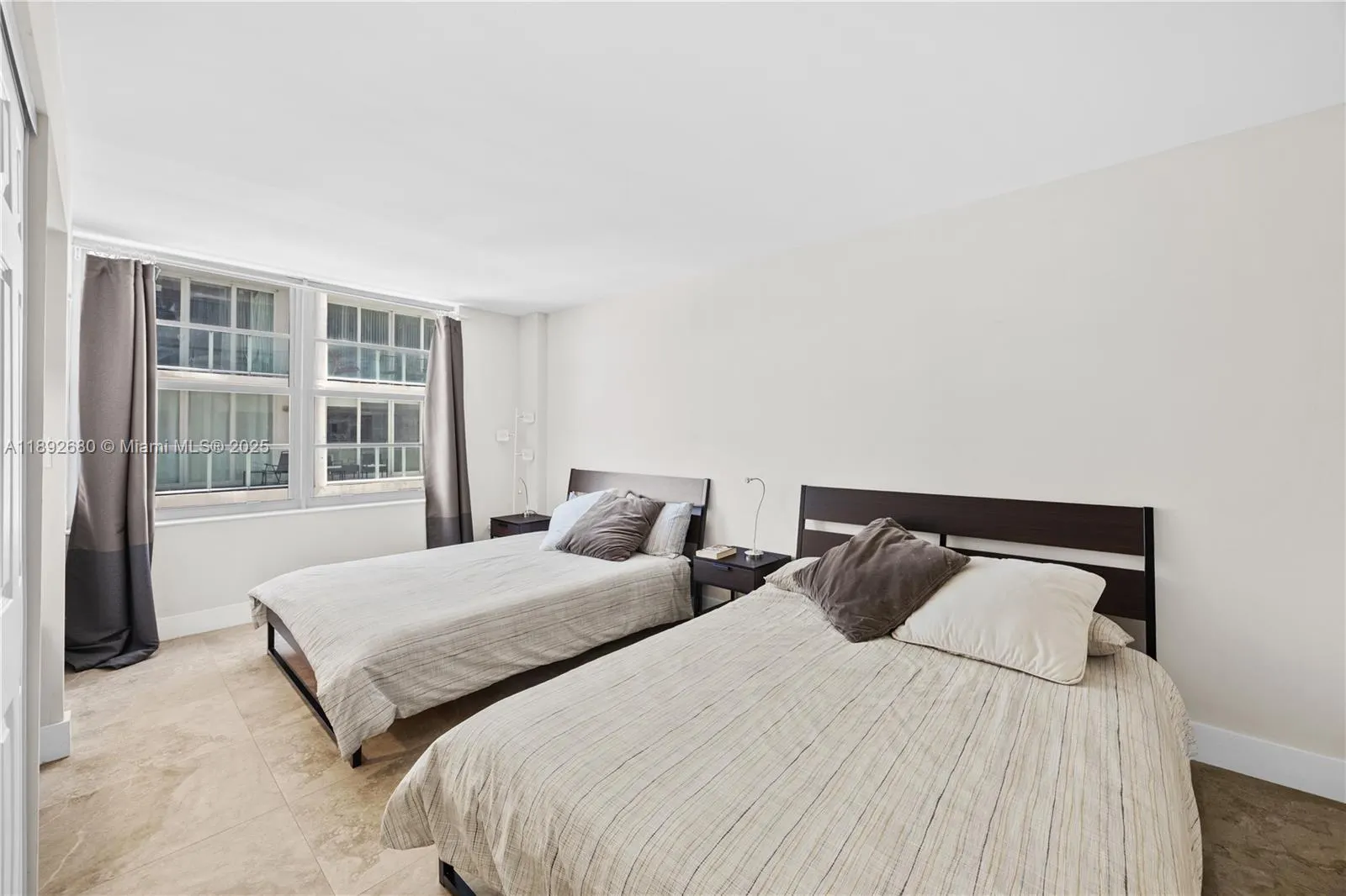 5555 Collins Ave, #4B