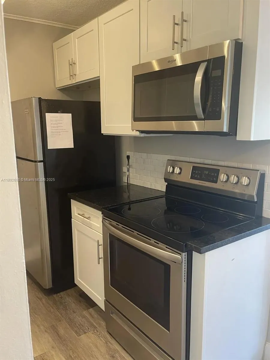 3915 S Flagler Dr, #115