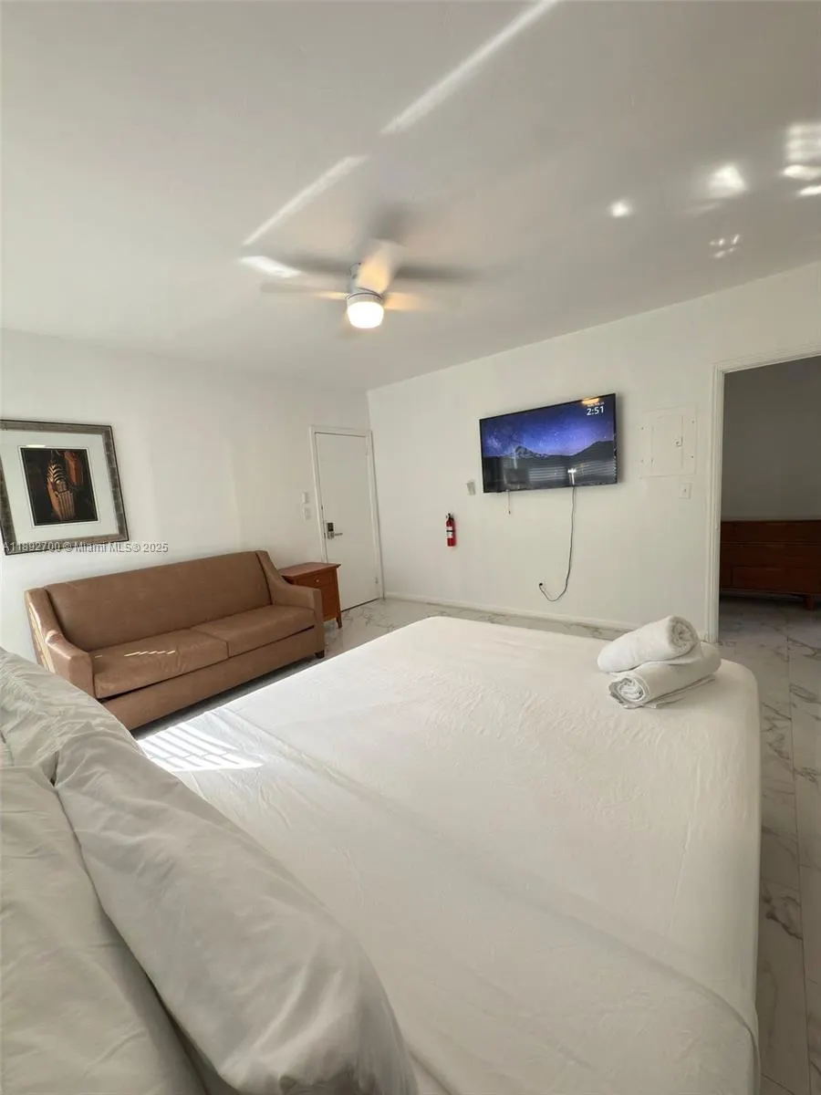545 Michigan Ave, #7