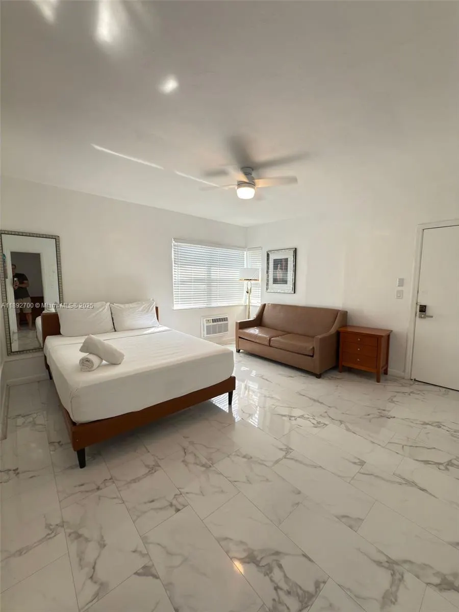 545 Michigan Ave, #7