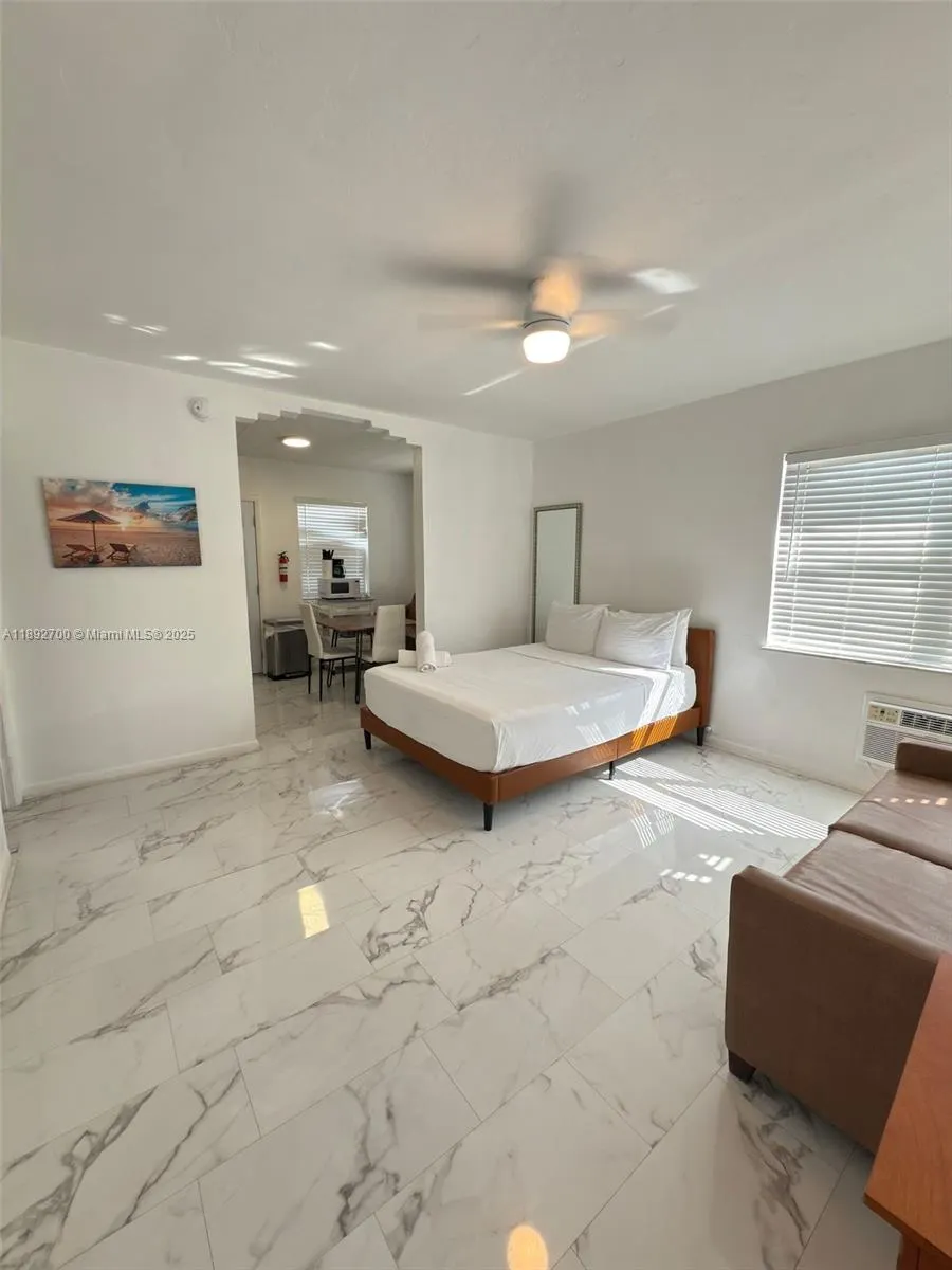 545 Michigan Ave, #7