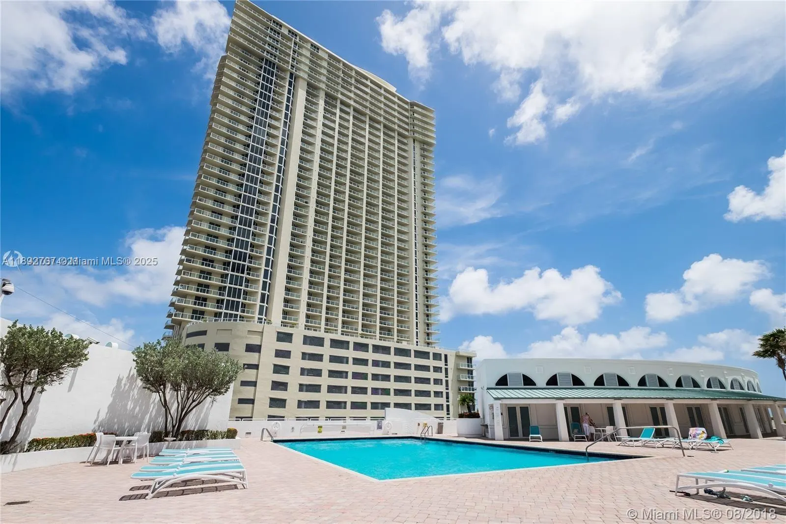 16485 Collins Ave, #Cabana 9