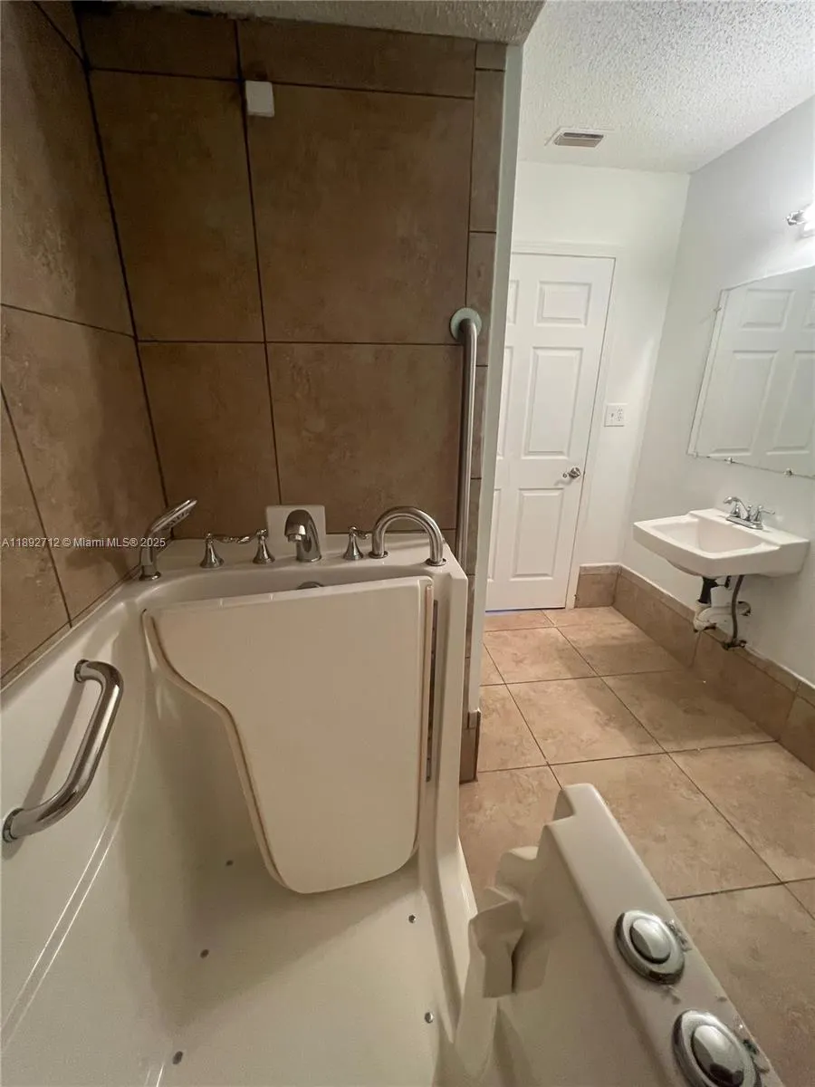 8935 SW 104th place