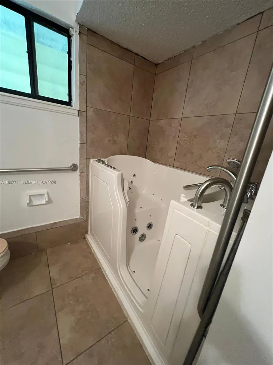 8935 SW 104th place