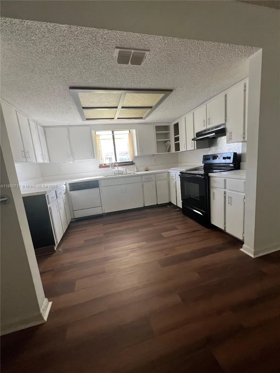 8935 SW 104th place